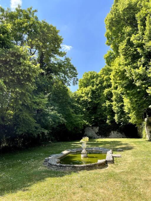 Appartamento Romantique Jacuzzi, Au Chateau A 30 Min De Paris Limay Esterno foto